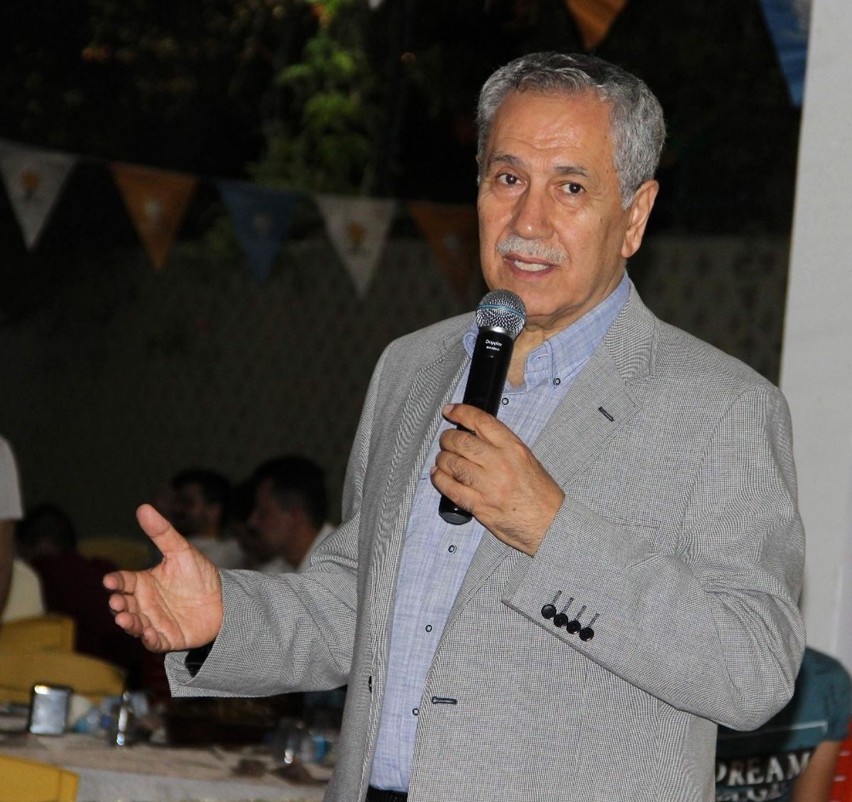 Arınç, AK Parti 26. İstişare Değerlendirme Toplantısına Katılıyor
