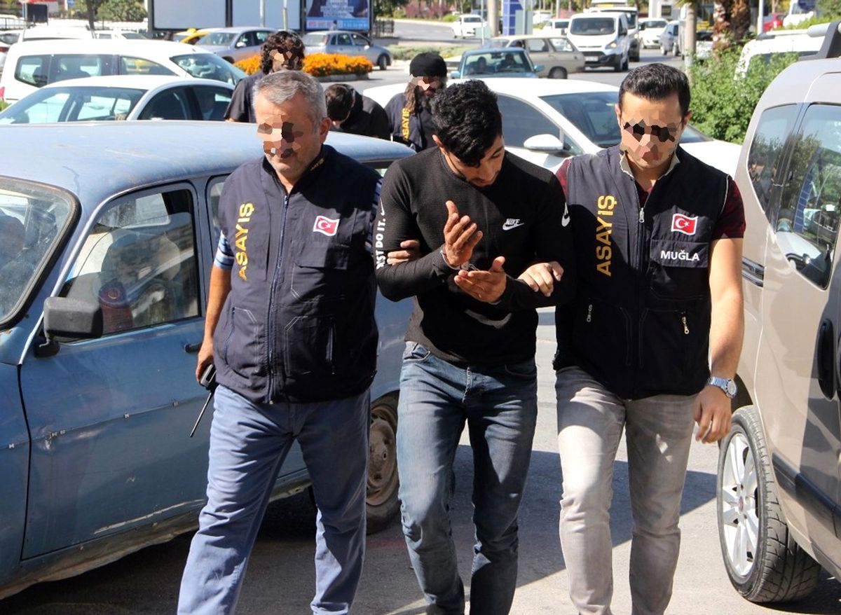 Dolandırıcılar Tutuklandı