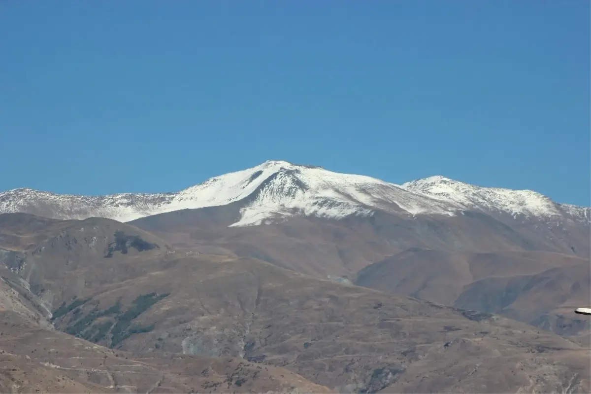 Erzincan\'ın Yüksek Kesimleri Karla Kaplandı