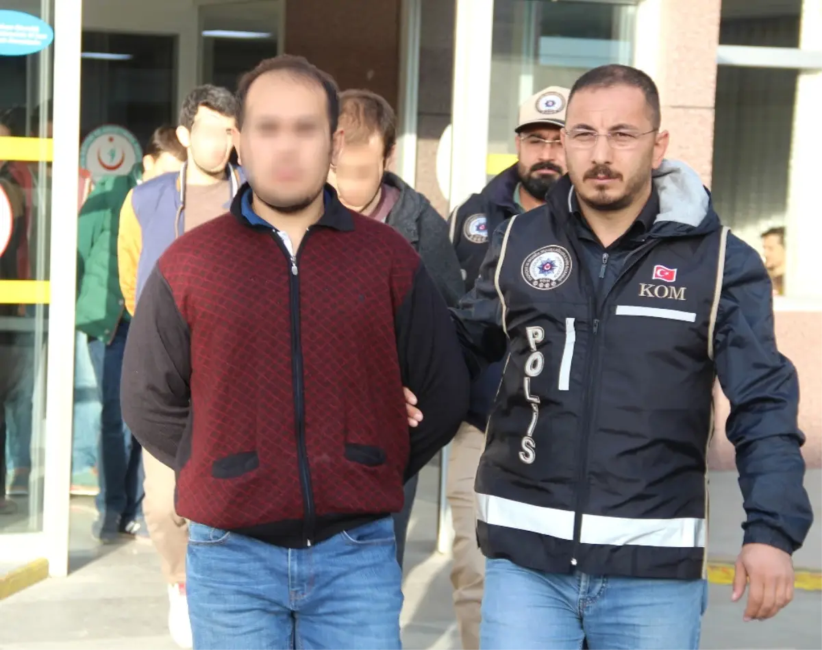 Gaybubet ve Öğrenci Evlerine Operasyon: 50 Gözaltı