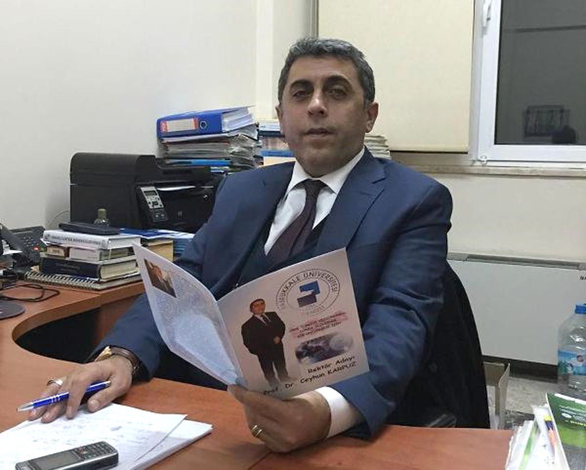 Öğretim Üyesinden Rektör Hakkında \'Hak Gaspı\' İddiasıyla Suç Duyurusu