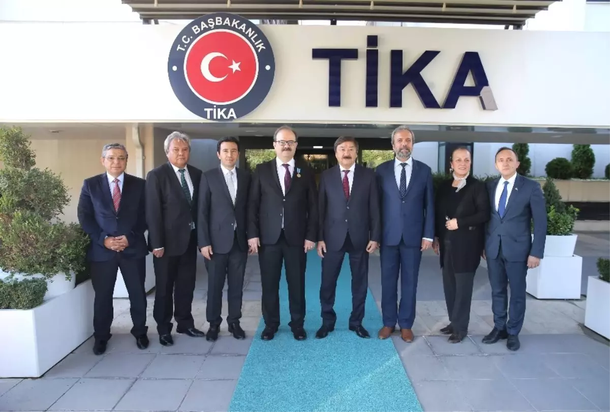 Tika Başkanı Çam\'a Kazakistan\'tan "Bağımsızlık Madalyası"