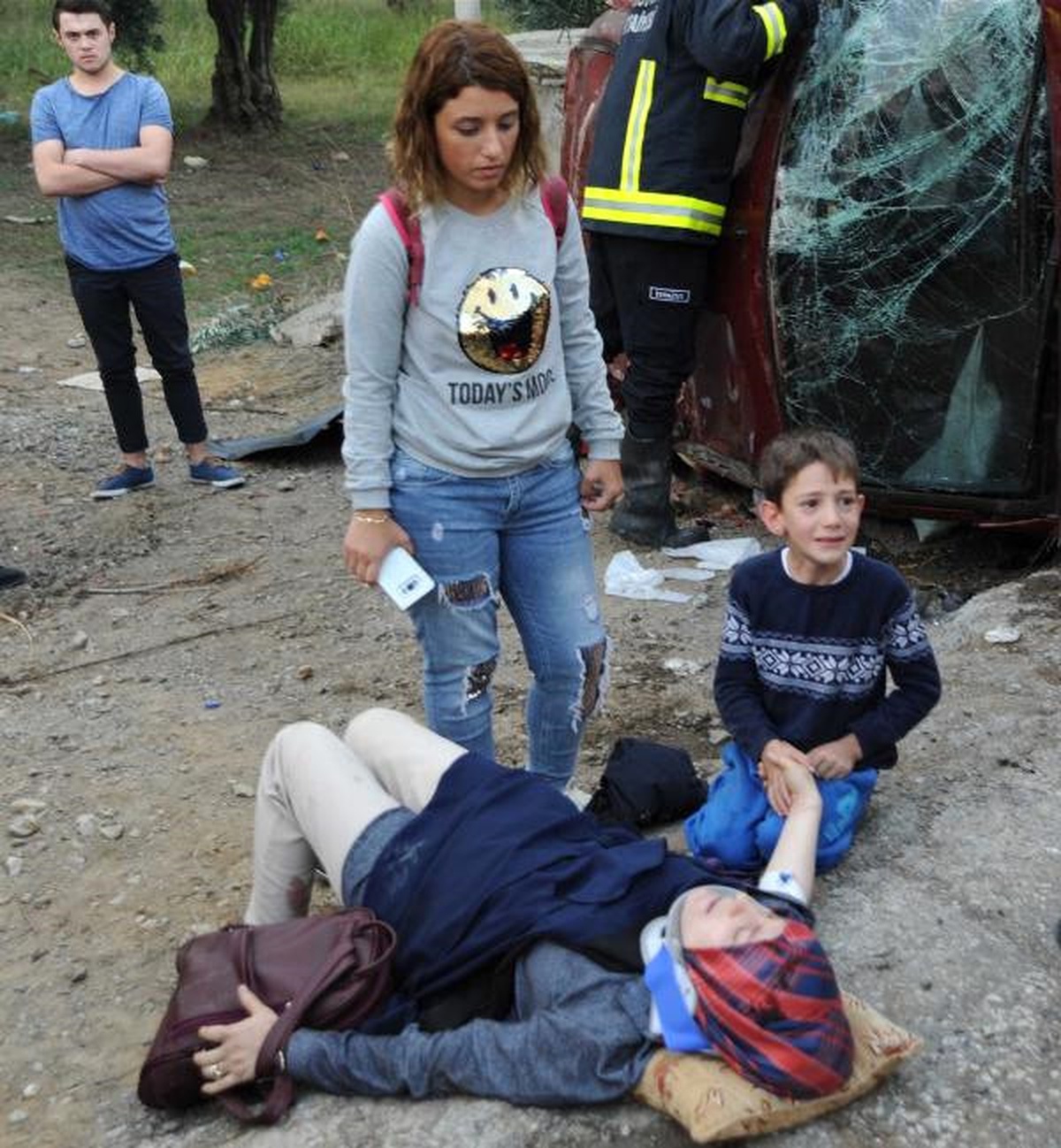 Yaralı Annesinin Elini Tutup, \'Anneciğim Beni Bırakma\' Diye Gözyaşı Döktü