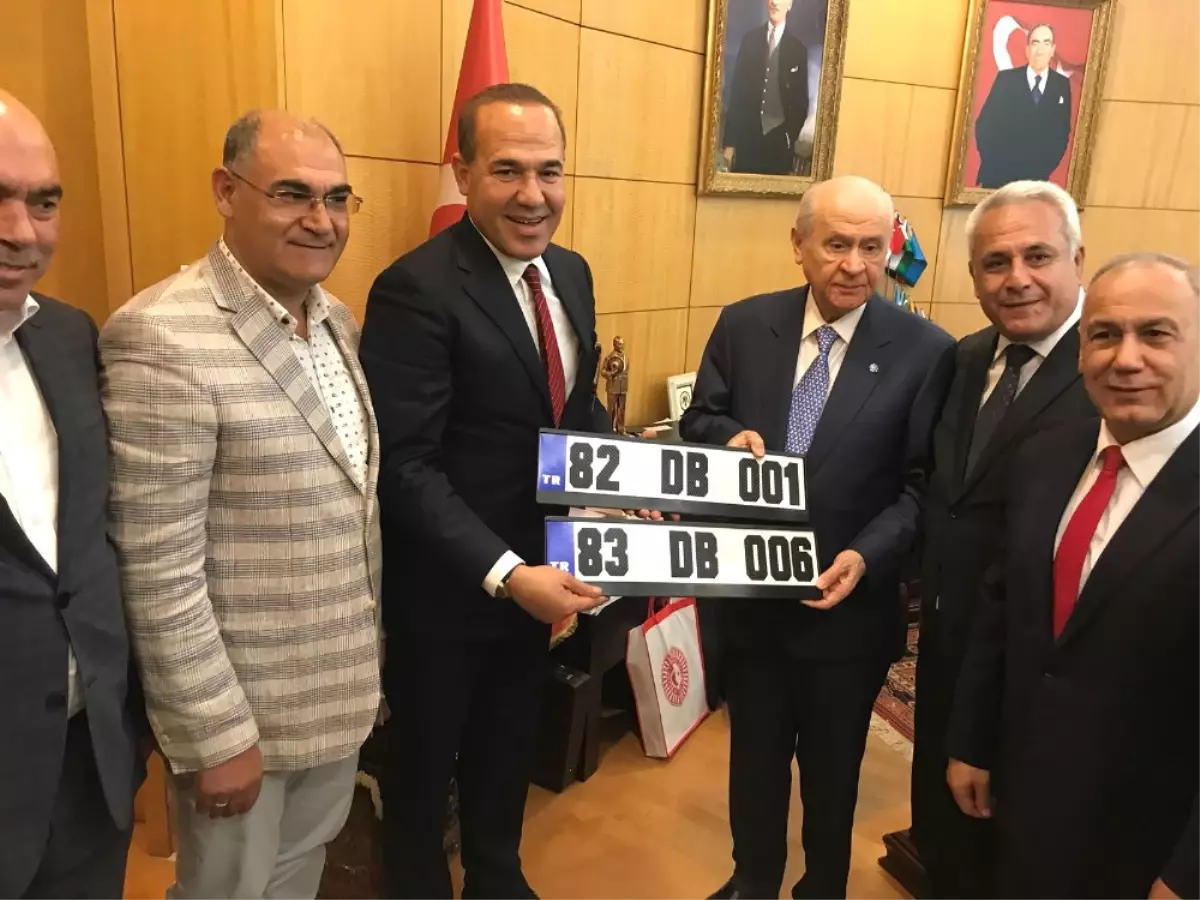 Bahçeli\'ye Kerkük ve Musul Plakaları