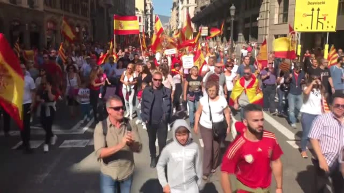 Barselona\'da Bağımsızlık Karşıtı Gösteri