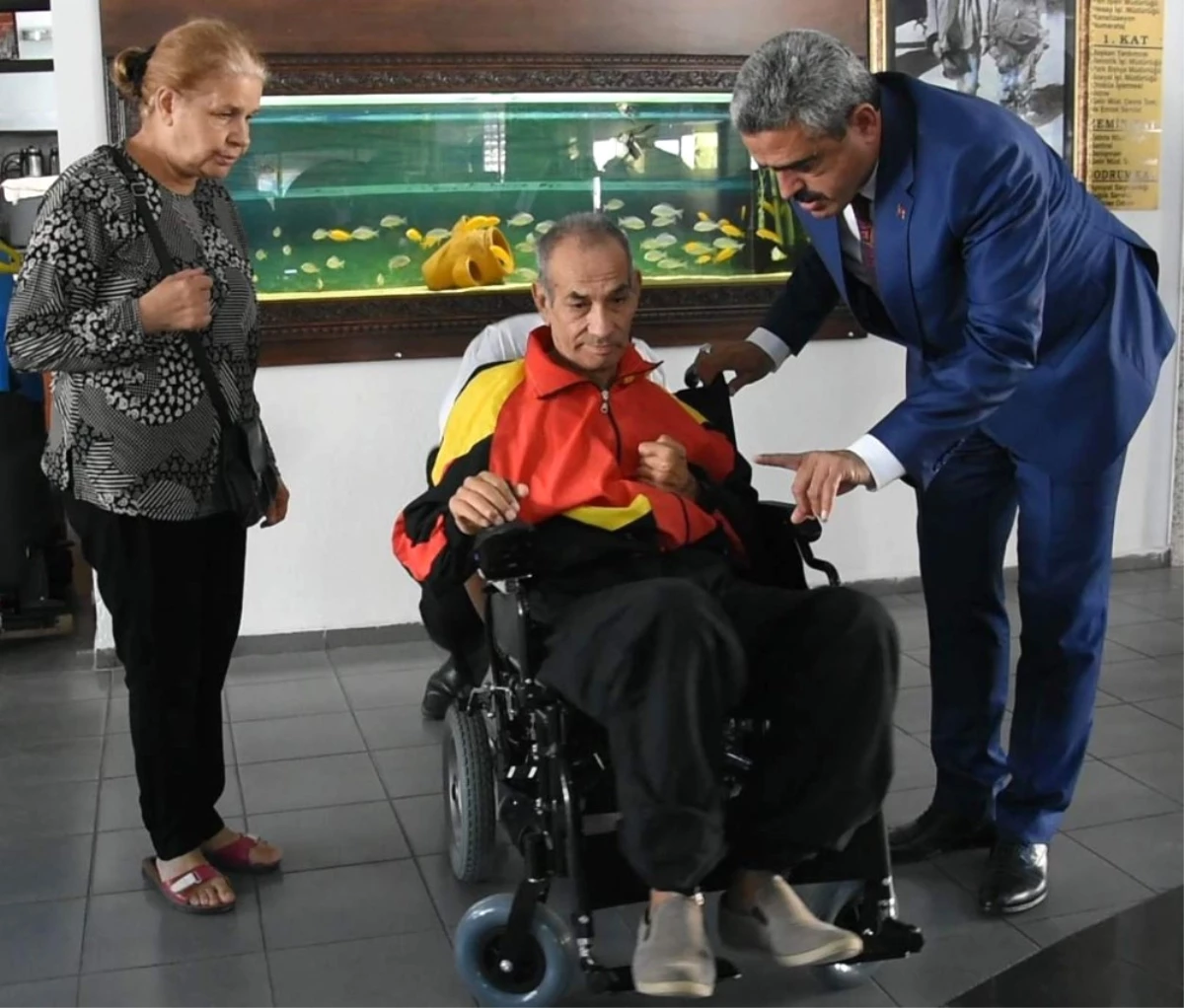Başkan Alıcık, Eski Futbolcuya Engelli Aracı Hediye Etti