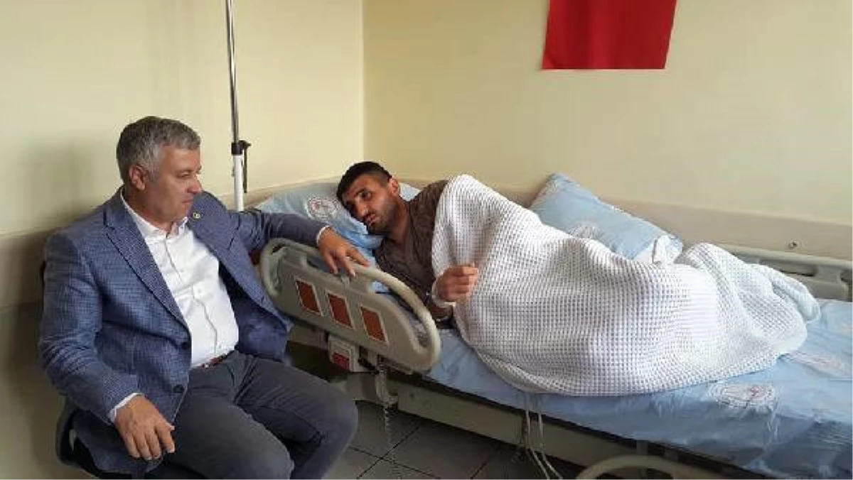 CHP\'li Arık\'tan Akrabası Olan Yaralı Askere Ziyaret