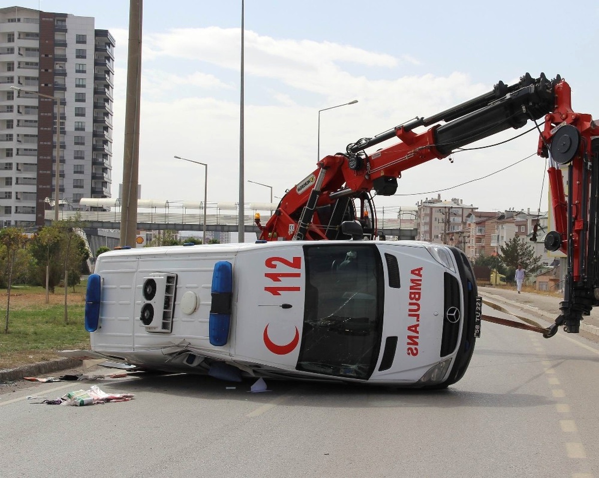 Genç Sağlık Görevlisi Kazada Hayatını Kaybetti