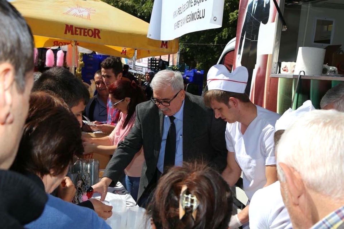 Kırklareli Belediyesi 4 Bin Aşure Dağıttı