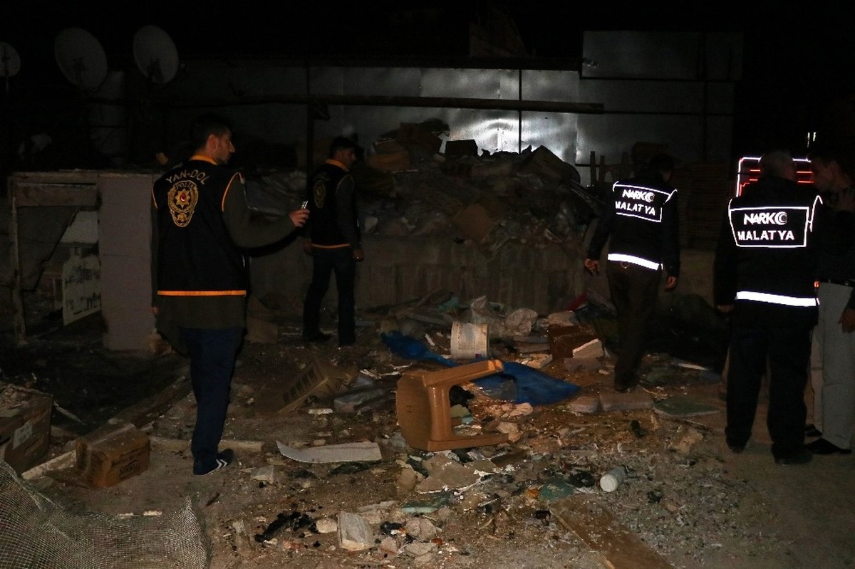 Malatya\'da Polisten Eğlence Merkezlerine Şok Baskın