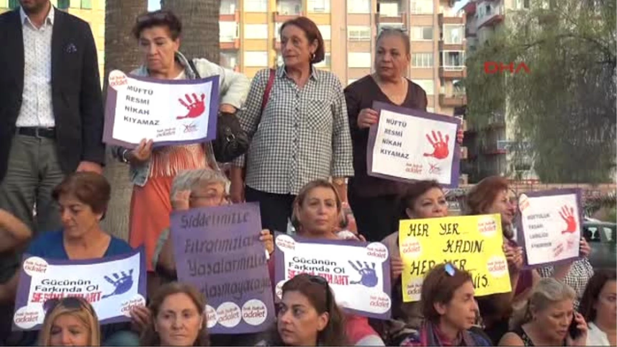 Mersin CHP\'li Kadınlar Müftülere Nikah Kıyma Yetkisi Verilmesini Protesto Etti