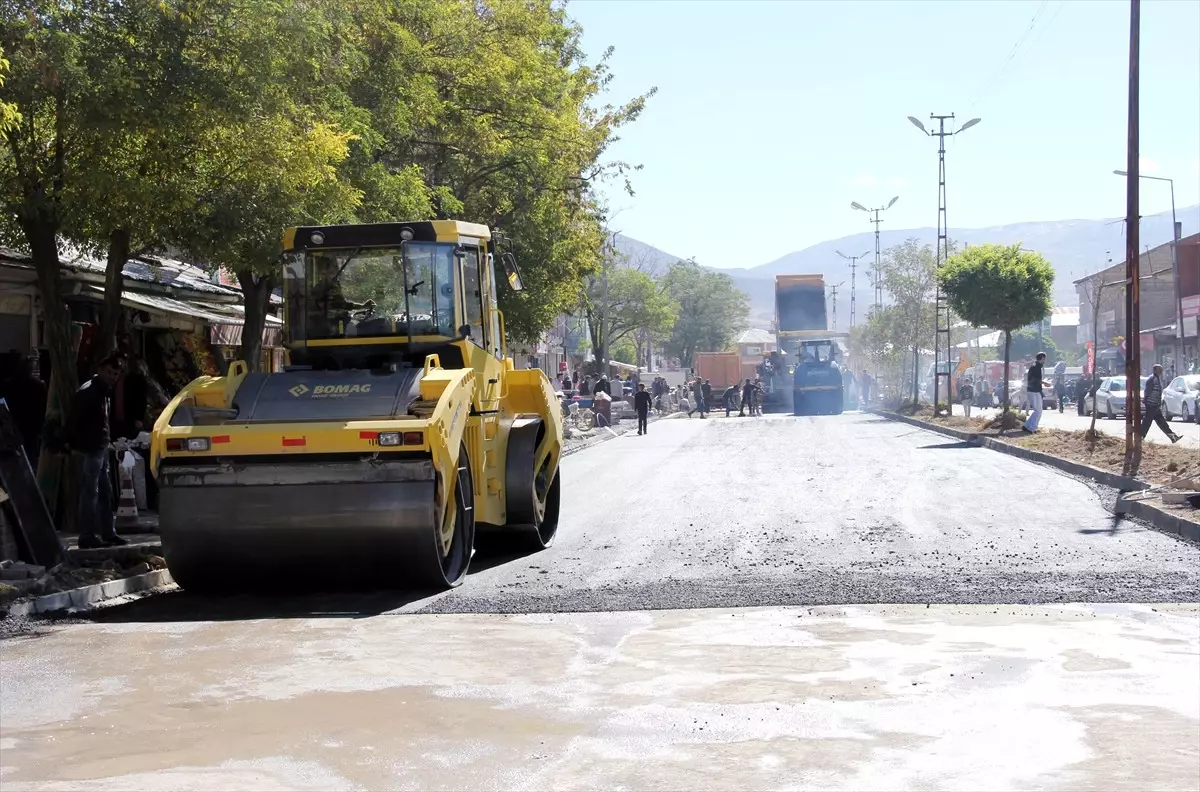 Muradiye\'ye 61 Kilometre Asfalt Yapıldı