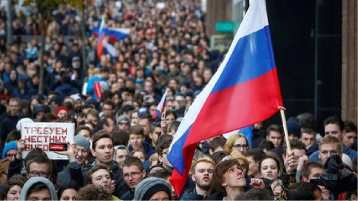 Rusya\'da Muhalifler Putin\'i Doğum Gününde Protesto Etti