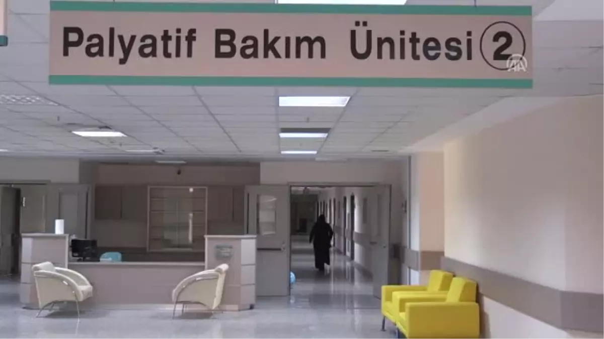 Yatalak Babasına 13 Yıldır Bakıyor