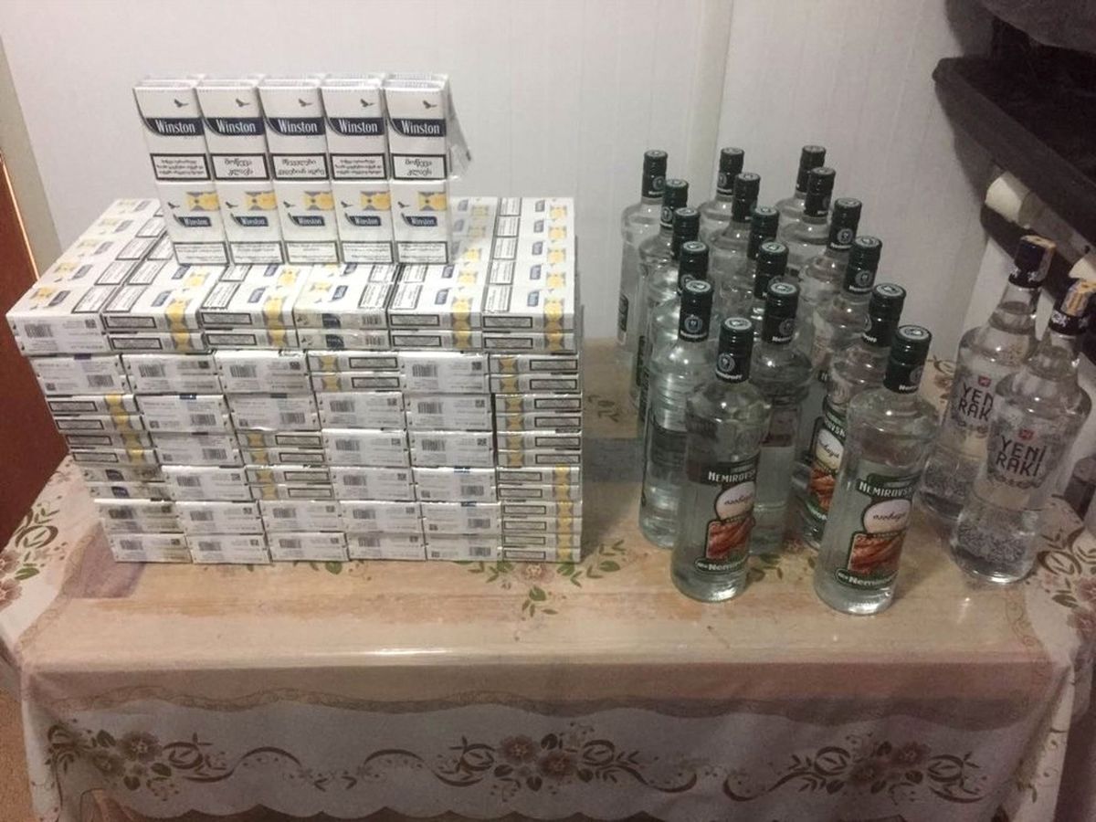 Yolcu Otobüsünde Kaçak İçki ve Sigara Ele Geçirildi