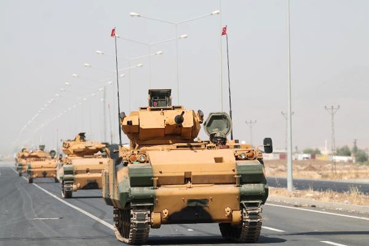 Zırhlı Araç Takviyesi Yapılan Tatbikat Alanında Askerlere \'Tek Er\' Eğitimi