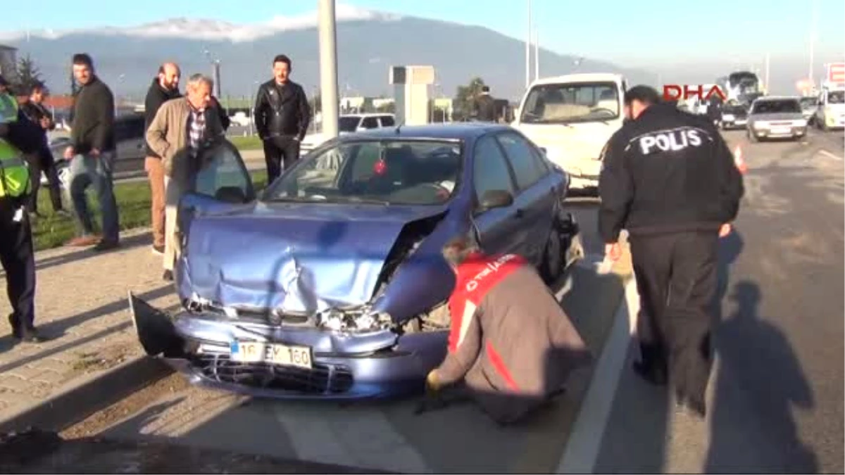 Bursa İnegöl\'de Servis Aracı Kaza Yaptı; 10 Yaralı