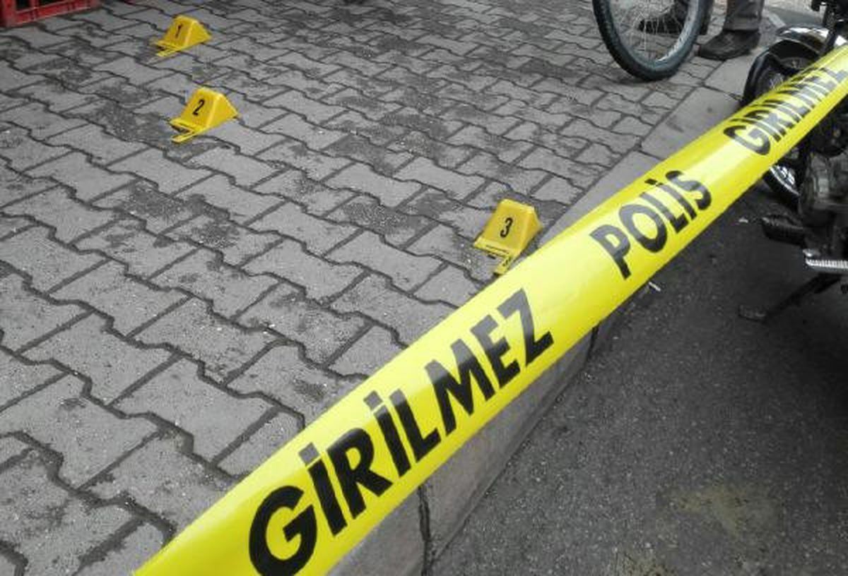 Caddede Yürürken Silahlı Saldırı Sonucu Öldü