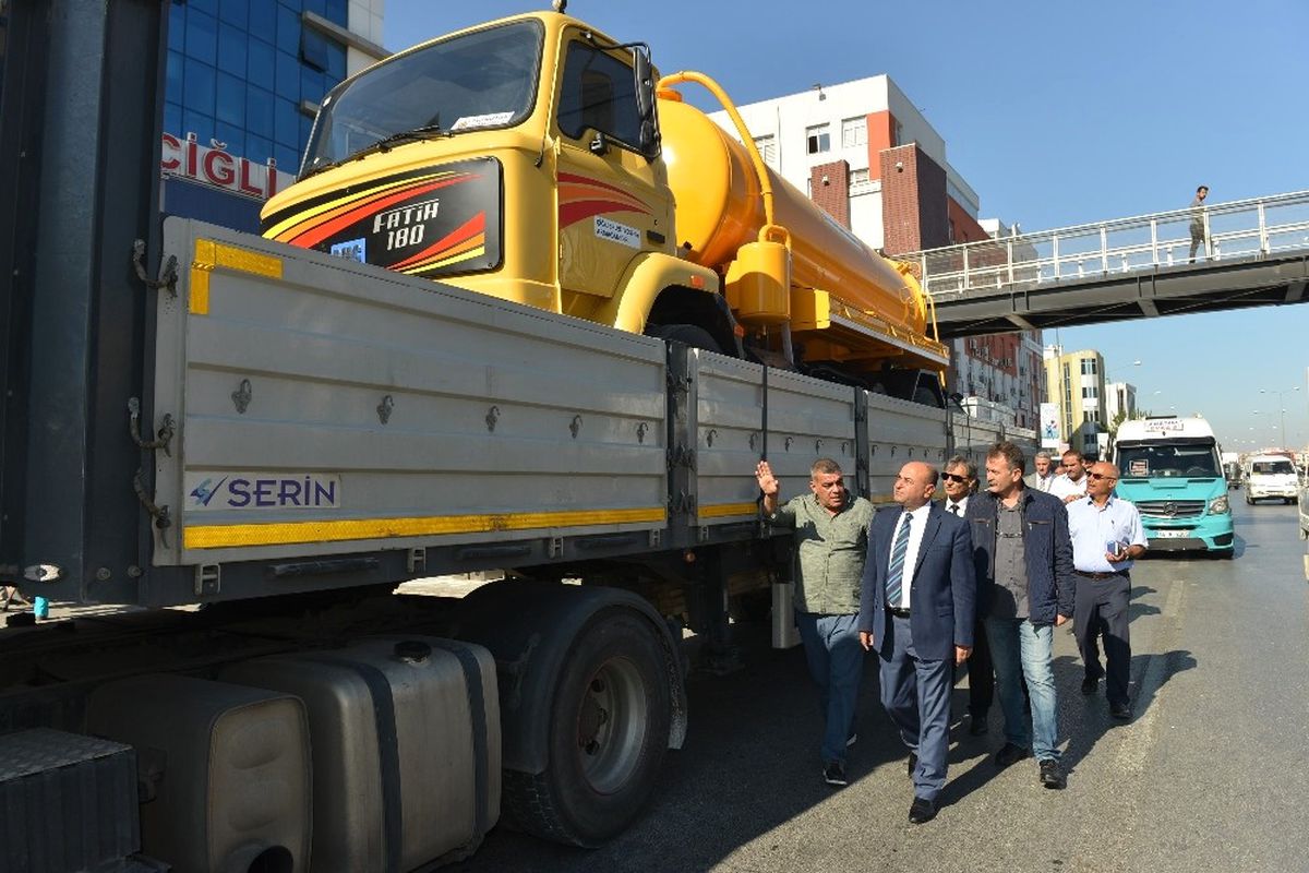 Çiğli\'den Ovacık Belediyesine Araç Hibesi