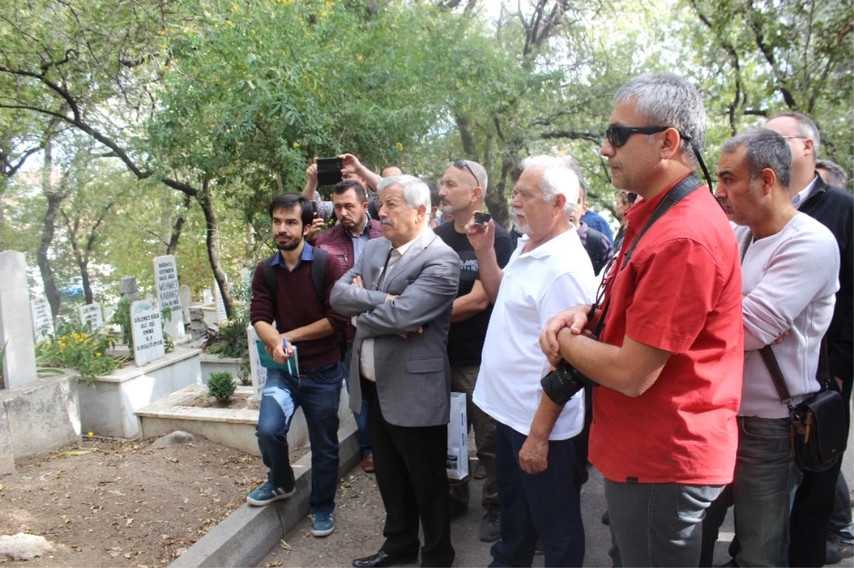 Doğa Sevenlerden Anadolu\'nun En Eski Türk Mezarlığına Ziyaret