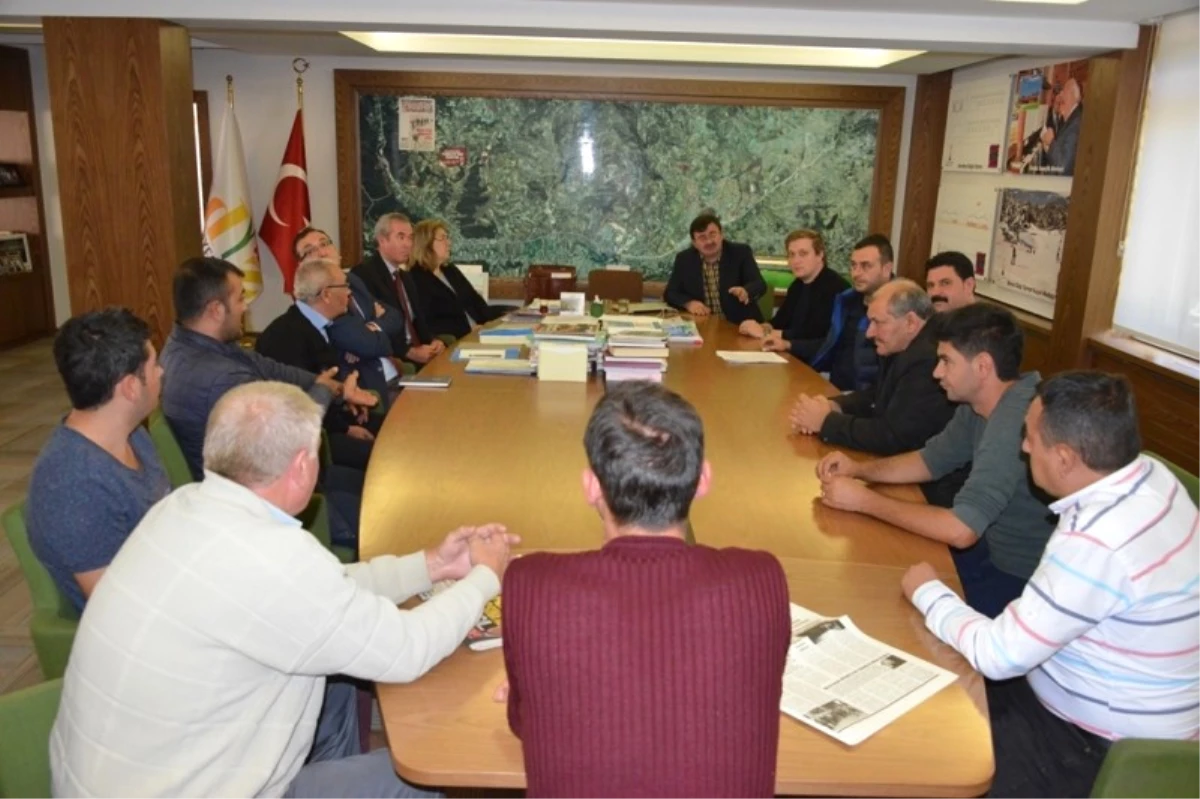 Gedizli Kasaplardan, Belediye Başkanı Saraoğlu\'na Teşekkür Ziyareti