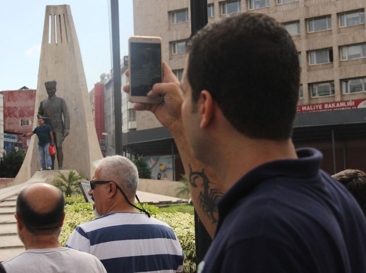 İntihar Girişimini Görüntüleme Çılgınlığı