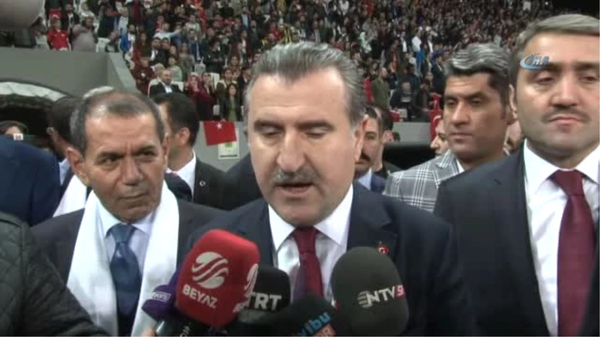 Osman Aşkın Bak: "Hayat Bir Mücadele ve Bu Mücadeleden Hiç Yılmıyorlar"