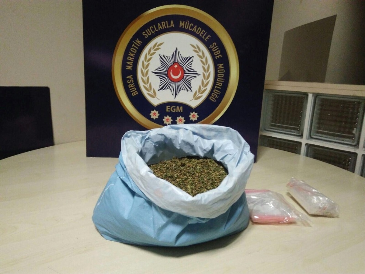 Uyuşturucu Tacirleri İhbar Sonucu Yakalandı