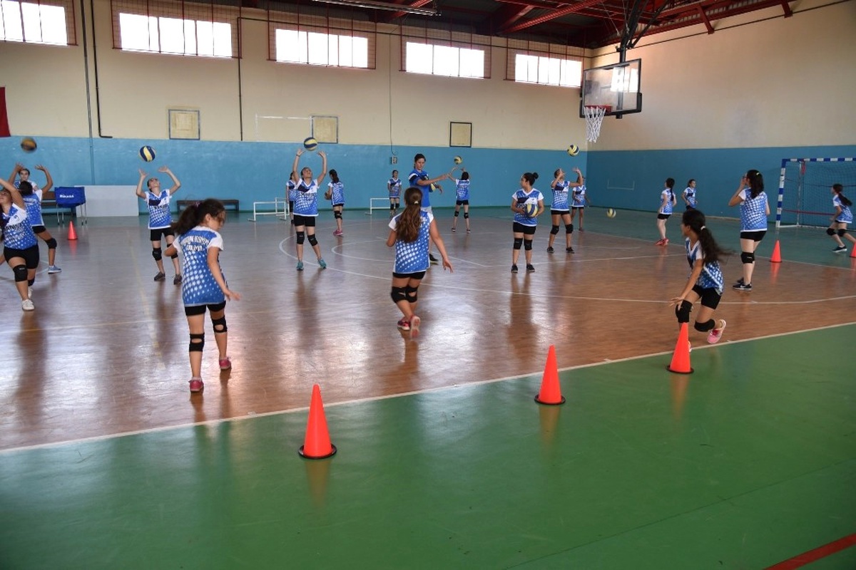 Yunusemre Yeni Voleybolcular Yetiştirecek