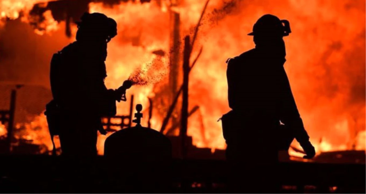 ABD\'nin Başı Dev Yangınla Belada! Kaliforniya\'da Alarm: Binlerce Kişi Tahliye Edildi