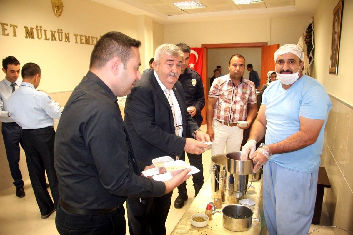 Adliye Personeli Aşure İkramı