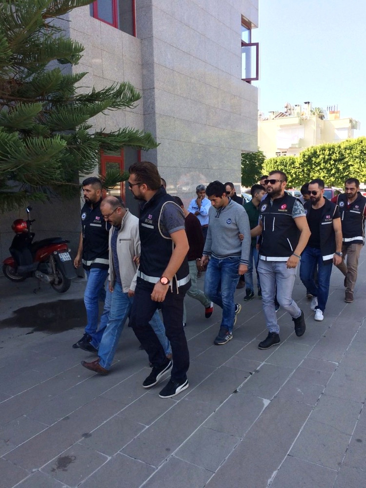 Alanya ve Manavgat\'ta Uyuşturucu Operasyonu