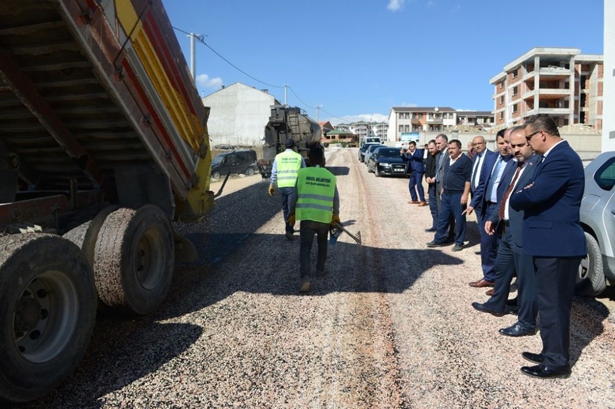 Alanyurt\'ta Asfalt Çalışmaları Sürüyor