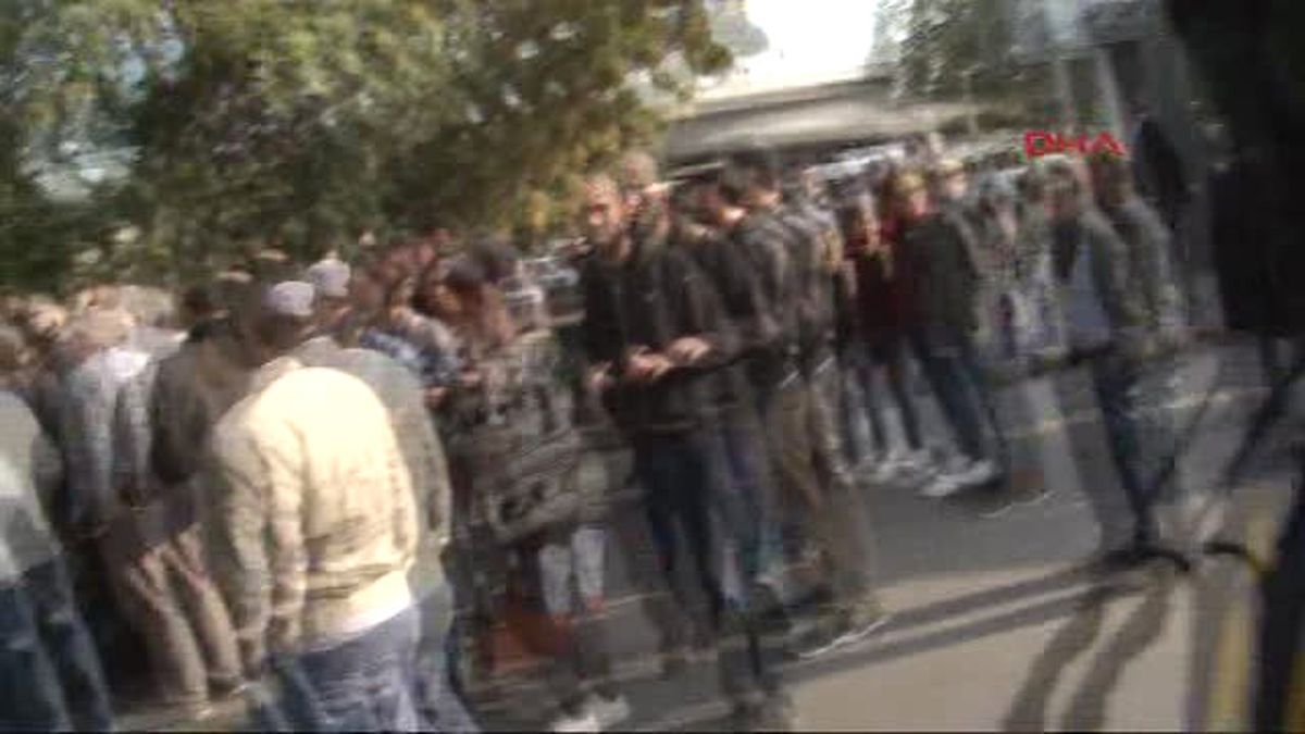 Ankara\'da Gar Saldırısının Yıl Dönümünde Polis Müdahalesi 2