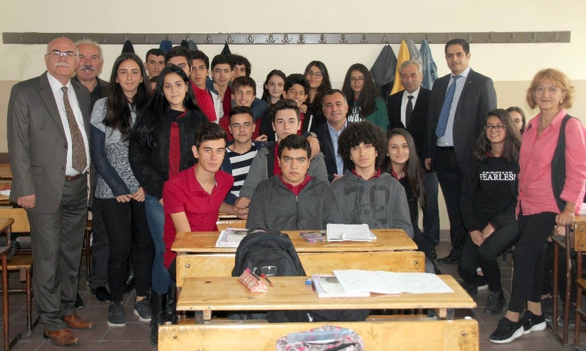 Başkan Taşdelen Okul Ziyaretlerini Sürdürüyor