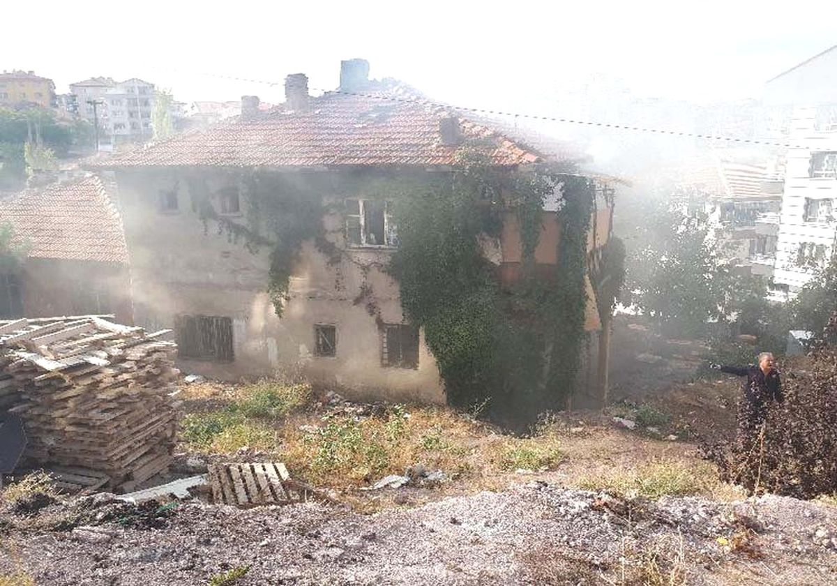 Başkentte Yangın: 3 Çocuk Dumandan Etkilendi