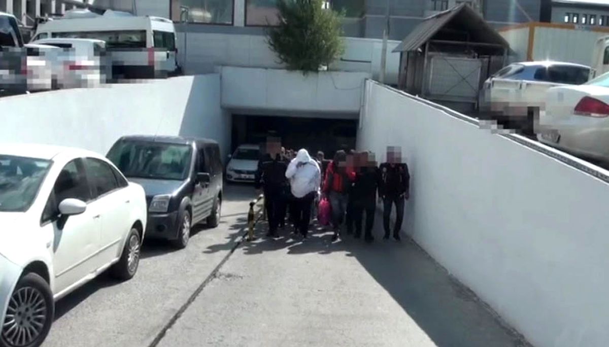 Beyoğlu\'nda Uyuşturucu Operasyonu: 12 Gözaltı