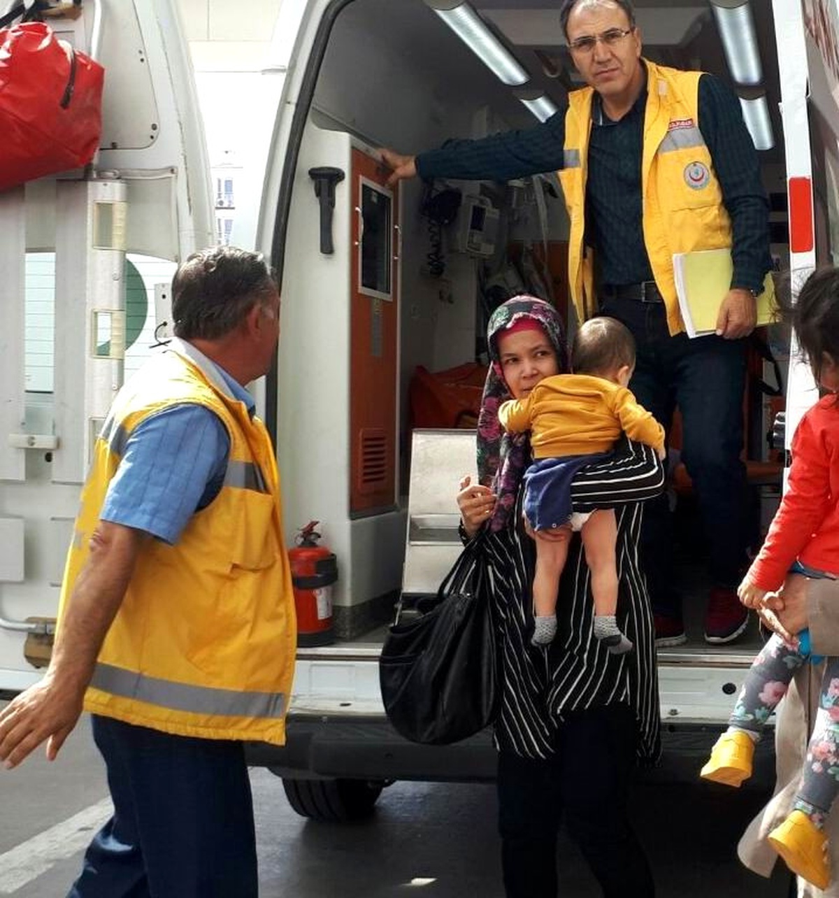 Boğazına Kumanda Parçası Kaçan Çocuk Hastaneye Kaldırıldı