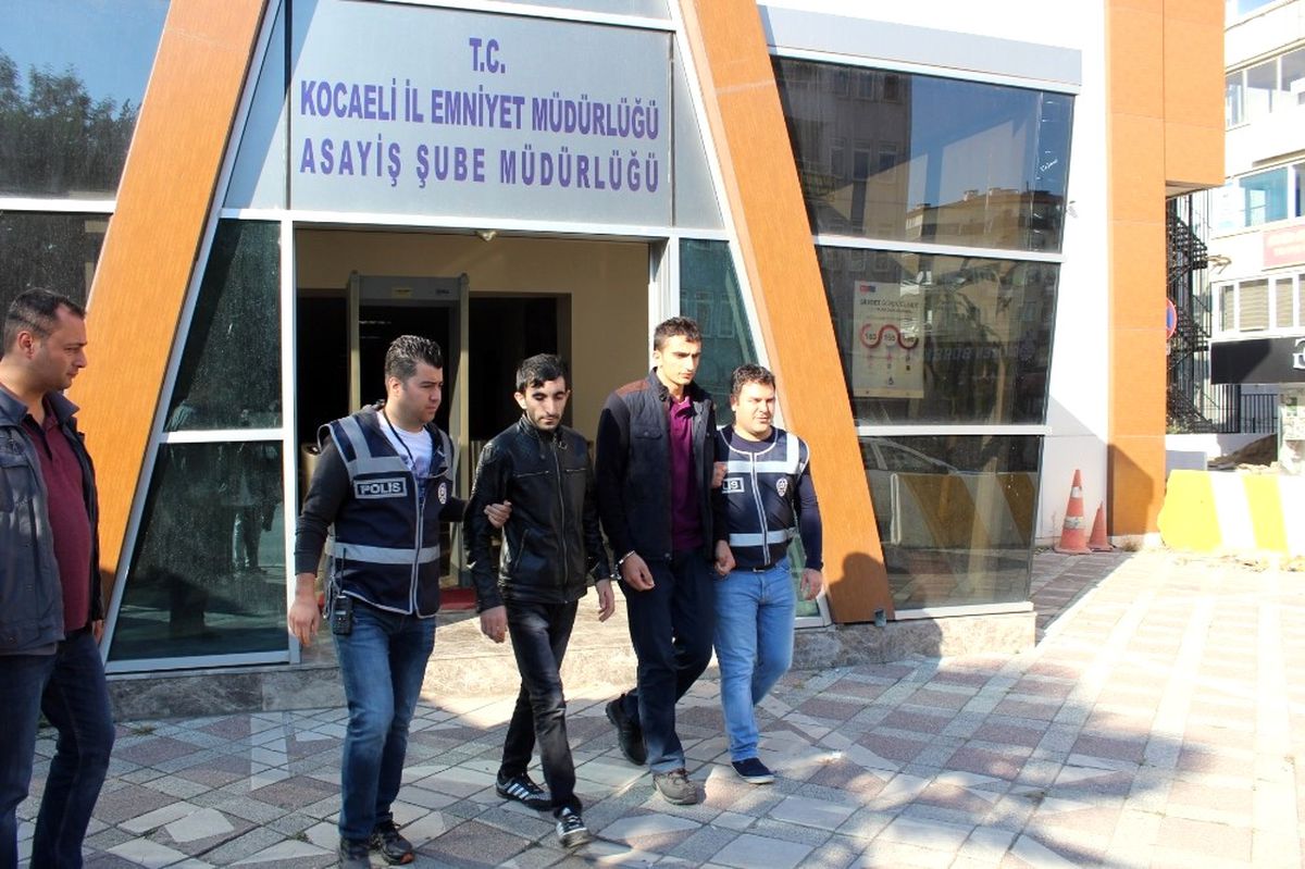 Çalıntı Motorun Şasi Numarasından İz Süren Polisler Hırsızları Yakaladı
