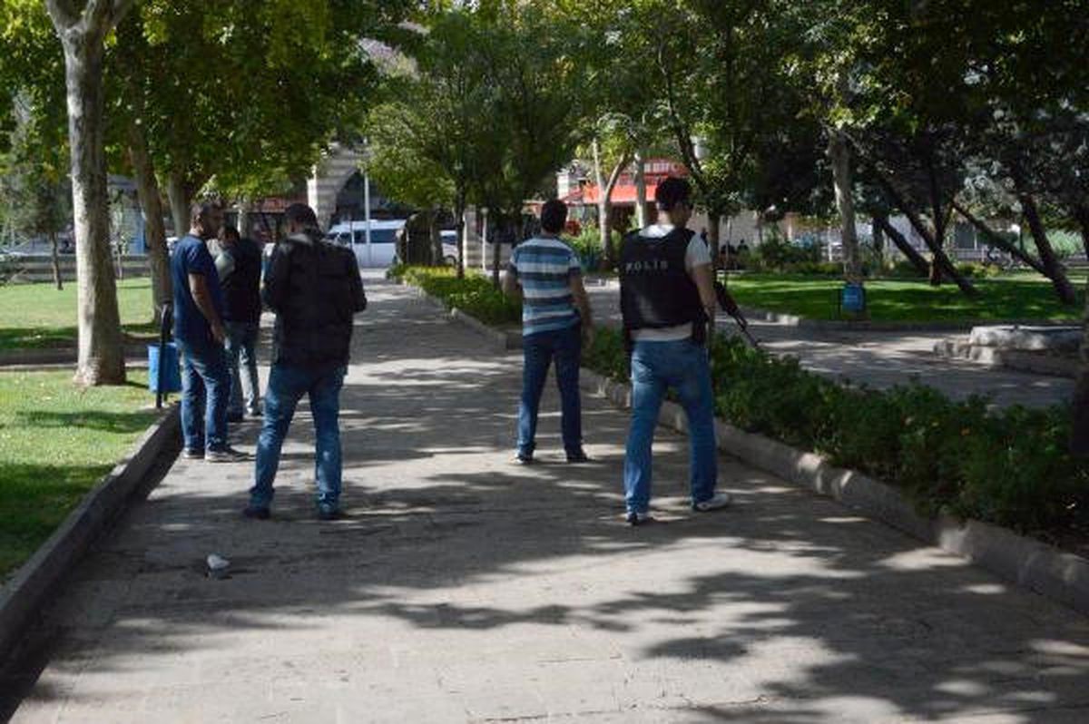 Diyarbakır\'da Cezaevi Firarisi Kaçtı, Polis Kovaladı