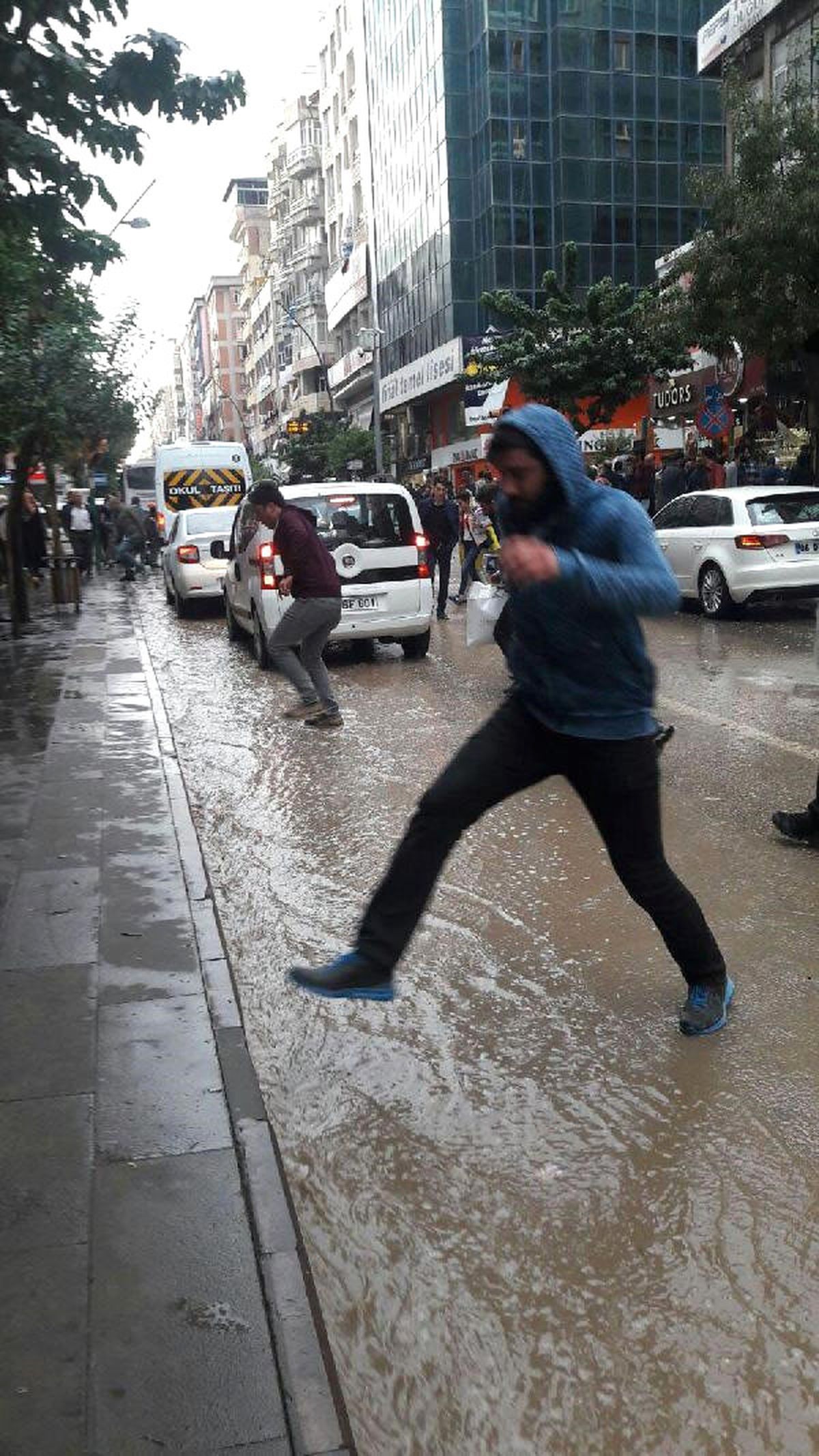 Elazığ\'da Yağmur Etkili Oldu