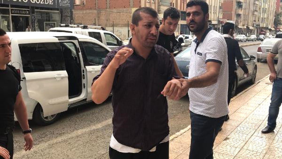 Engelli Genç, Kız Kardeşini Bıçakla Yaraladı