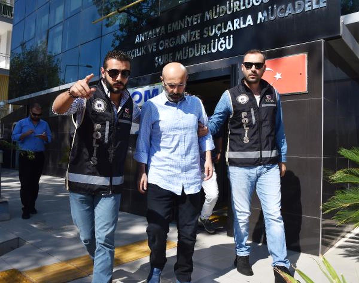 Fetö\'den Gözaltına Alınan Burdur Eski Valisi Kürklü Adliyeye Sevk Edildi