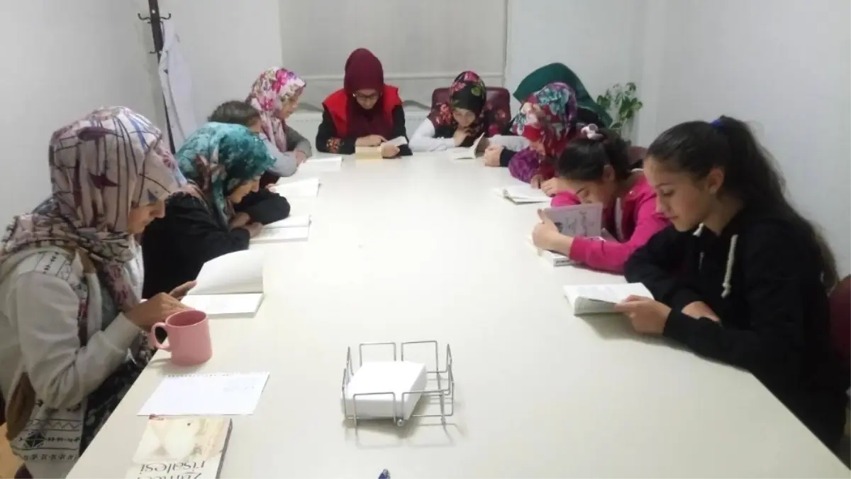 Gençlik Merkezi\'nde "Kitap Okuma Halkaları" Projesi Başladı