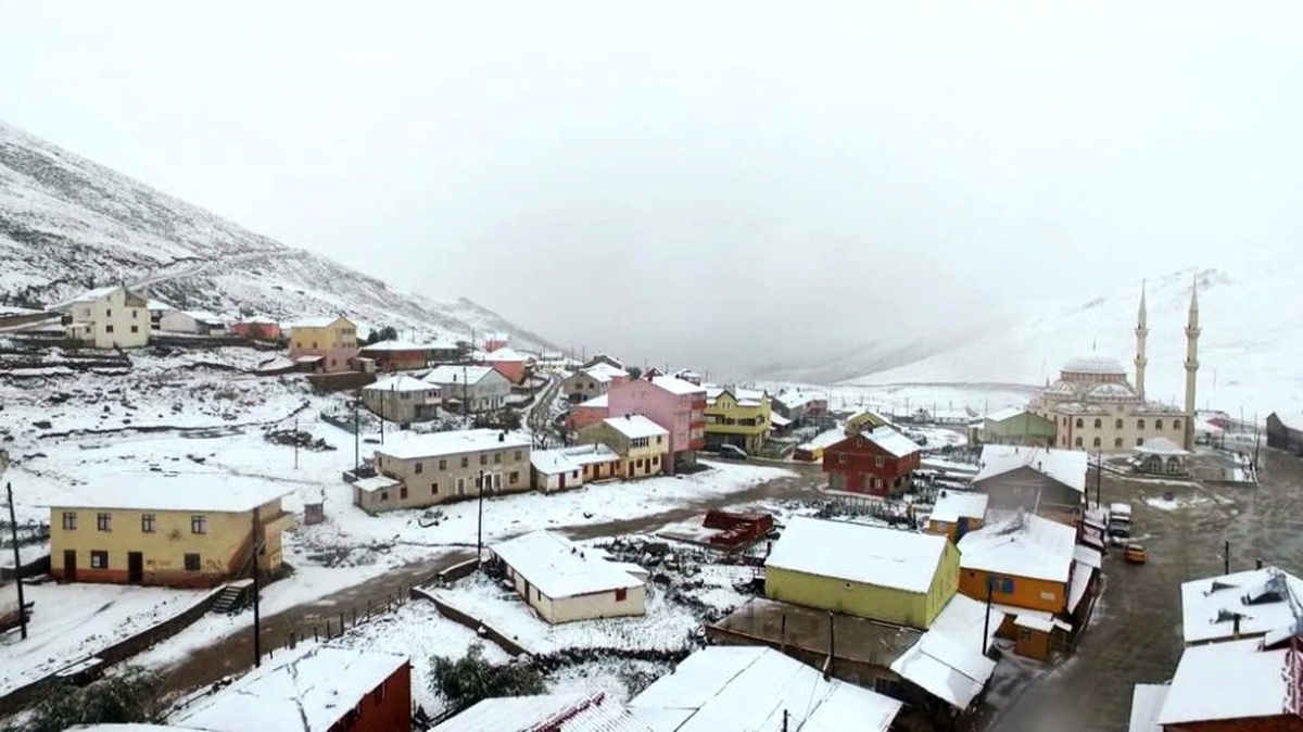 Gümüşhane\'nin Yüksekleri Beyaza Büründü