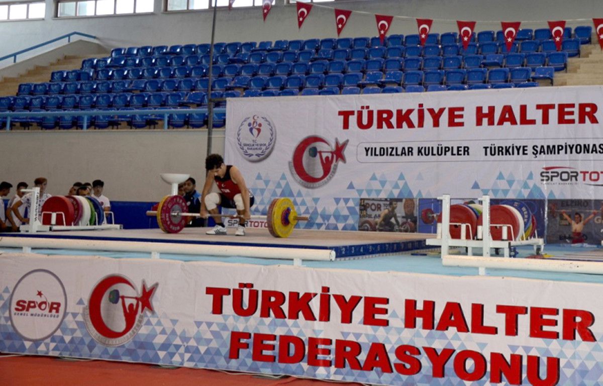 Halterin Yıldızlarından Bronz Madalya