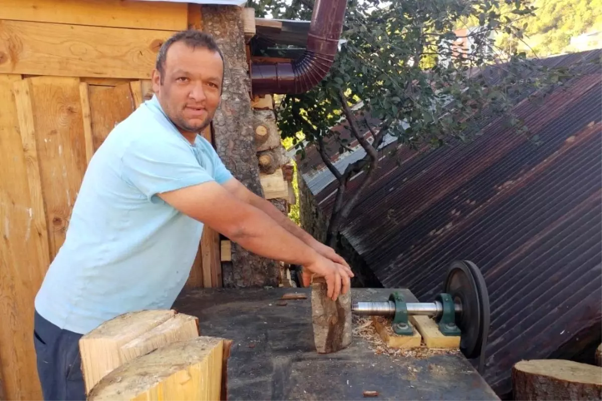 Hayalindeki Makineyi Türkiye\'nin Dört Bir Tarafından Malzeme Toplayarak Yaptı