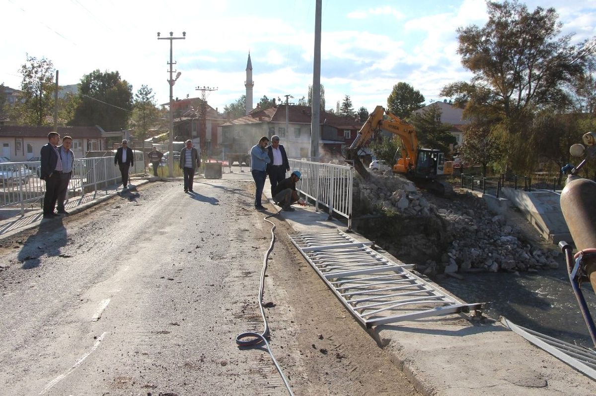Hisarcık\'ta Yeni Köprü Yapımına Başlandı