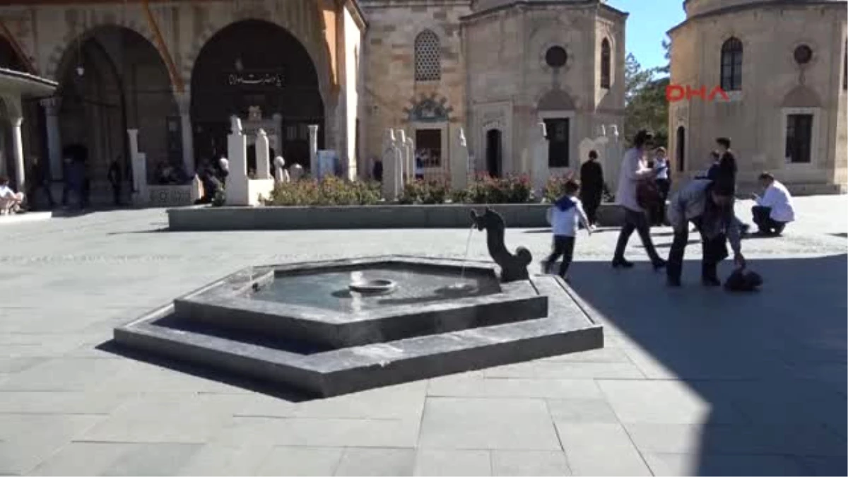 Konya Mevlana Müzesi Bahçesinde Sökülen Tarihi Havuz, 4 Yıldır Yerine Konulmadı