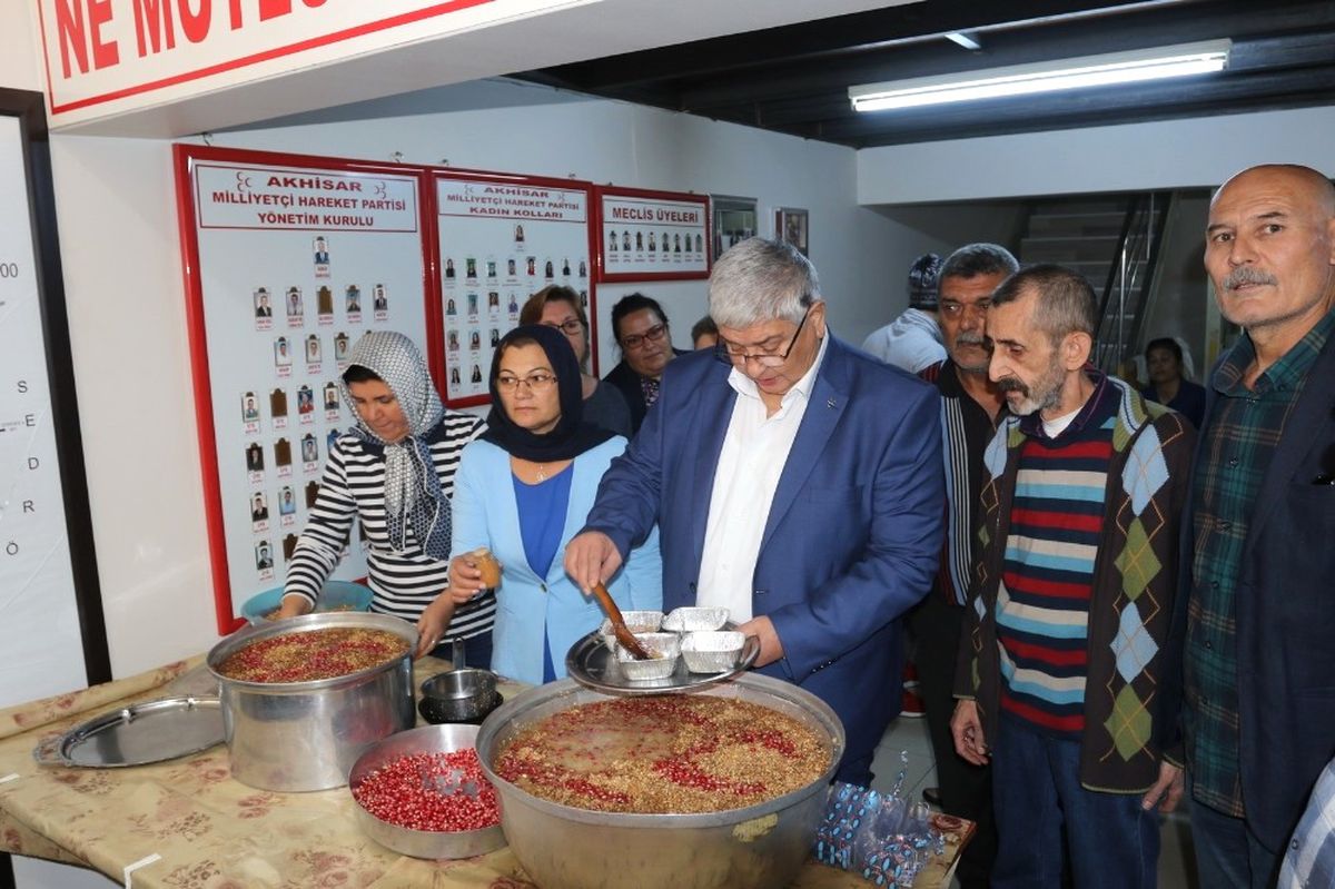 MHP Akhisar İlçe Teşkilatından Aşure Hayrı